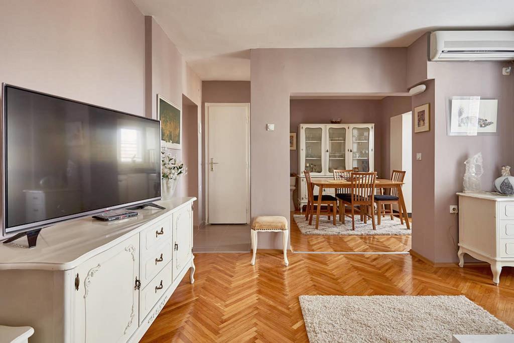 Spacious Modern Apartment In Peaceful Neighborhood Skopje Esterno foto